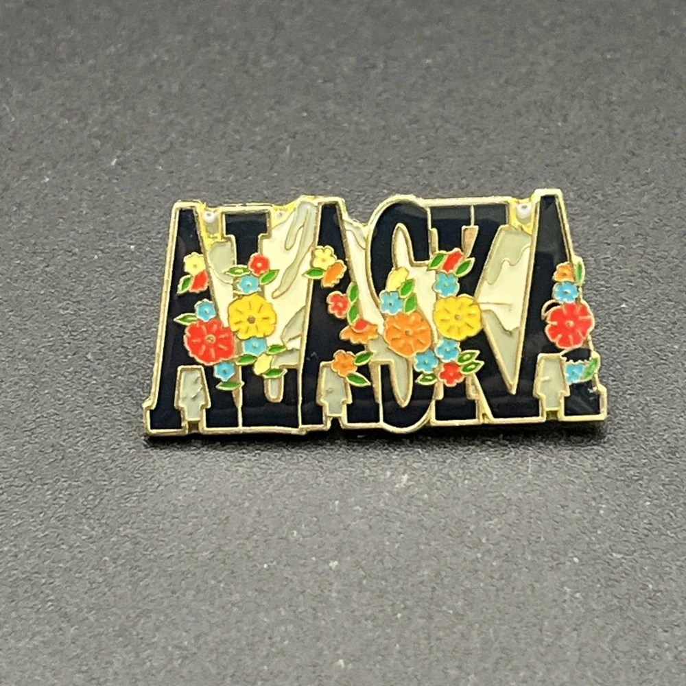State Of Alaska Flowers Mountains USA Lapel Hat Pin‎